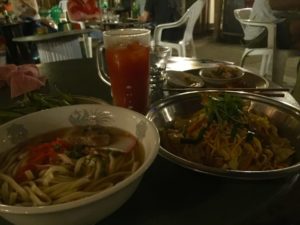 晩ご飯、沖縄そば、タイ料理